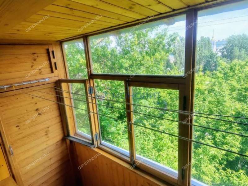 трёхкомнатная квартира на улице Героя Попова дом 37