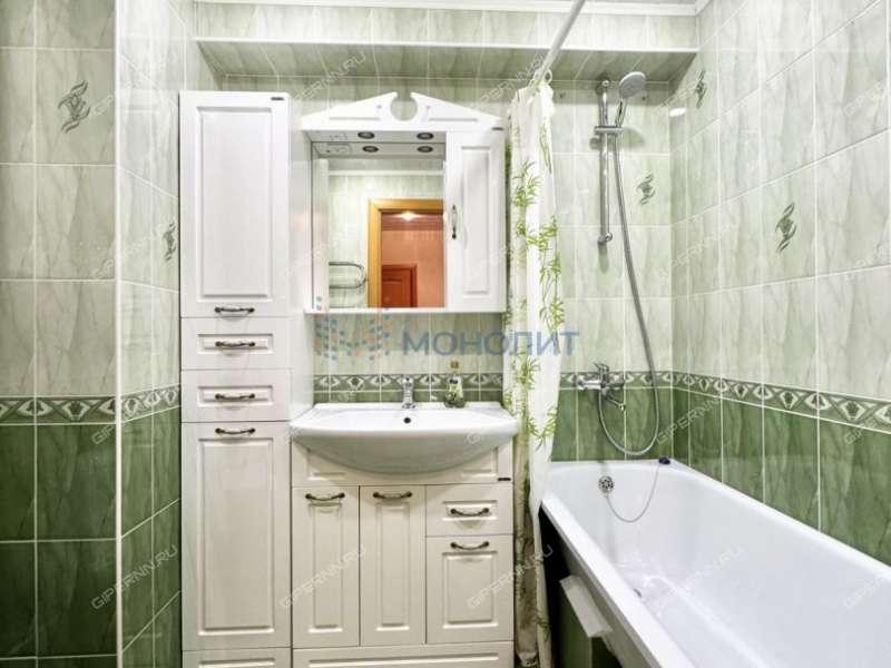 четырёхкомнатная квартира на Керченской улице дом 22